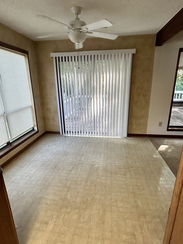 Building Photo - 6521 Danbrook Park Dr