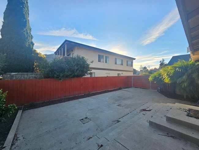 Building Photo - 133 N Tassajara Dr