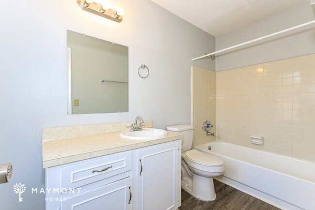 Building Photo - Classic 3-bedroom Home in Irmo, SC