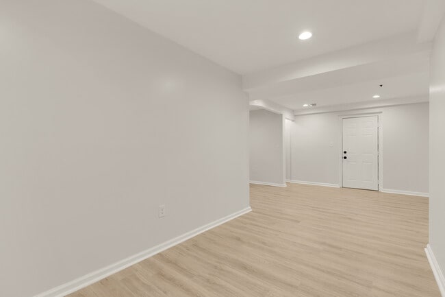 Building Photo - 6214 Kolb St