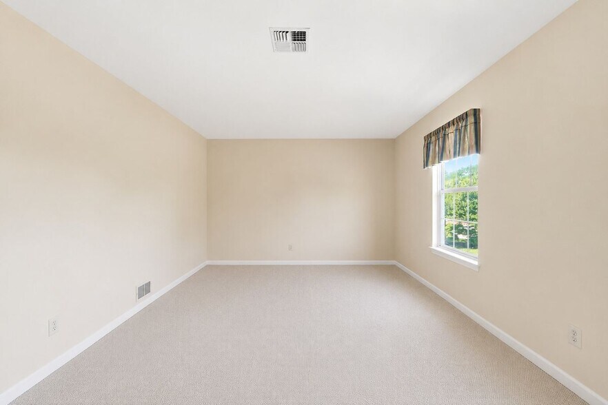 Building Photo - 700 Bradford Terrace
