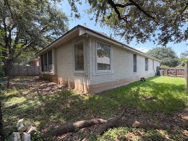 Building Photo - 2007 Creole Dr