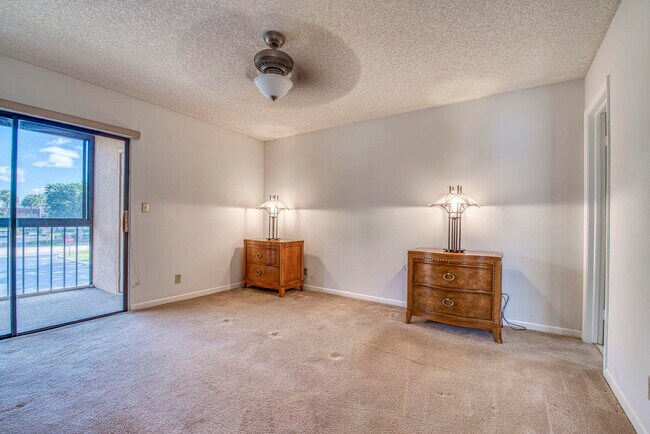 Building Photo - 15108 Ashland Dr