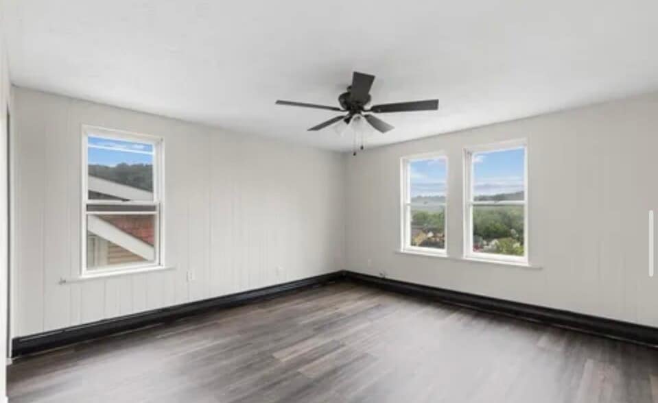 Building Photo - 14 Echo Ter