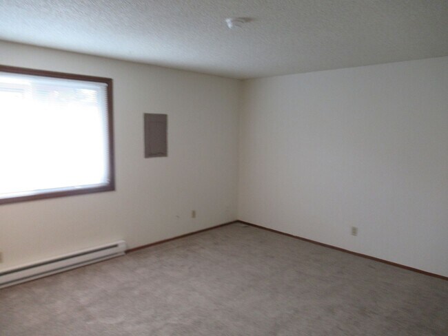 Building Photo - One Bedroom Apartment w/ Washer and dryer