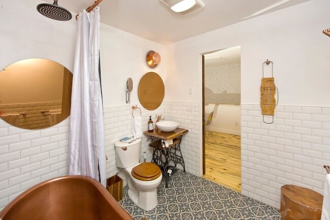 Building Photo - 2 & 3 Bedroom Units in the Dwight Street H...