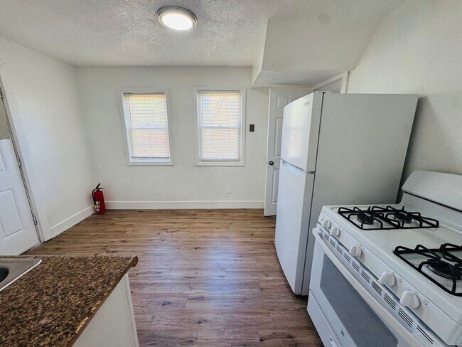 Building Photo - 10422 Dove Ave