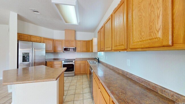 Building Photo - 101 Springtree Cliff