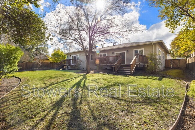 Building Photo - 235 Pleasant View Dr