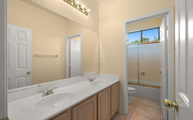 Building Photo - 7798 E Buteo Dr