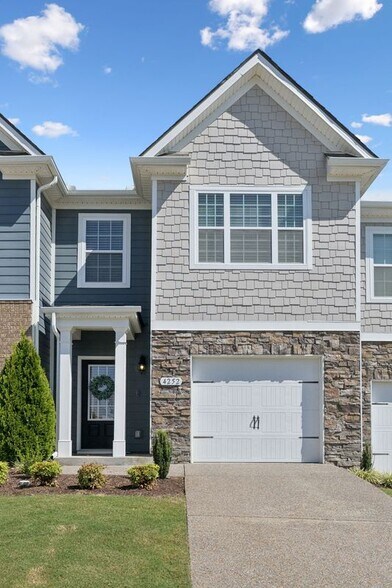 Primary Photo - 4252 Grapevine Loop