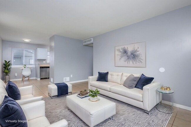 Building Photo - 13679 Sidonie Ave