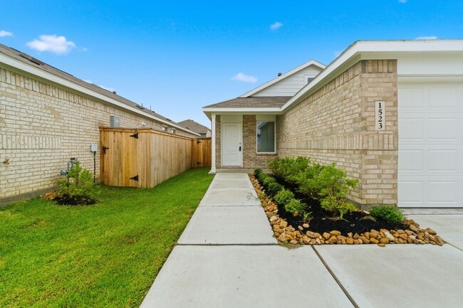 Building Photo - 1523 Gardenia Blossom Ln