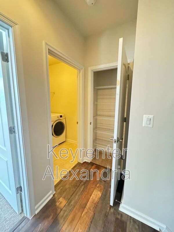 Building Photo - 4834 Dane Ridge Cir