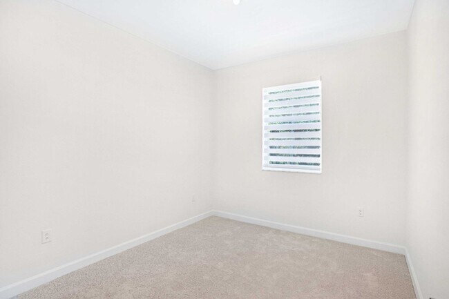 Building Photo - Brand new Townhome 3/2.5  Maximum 2 Cars