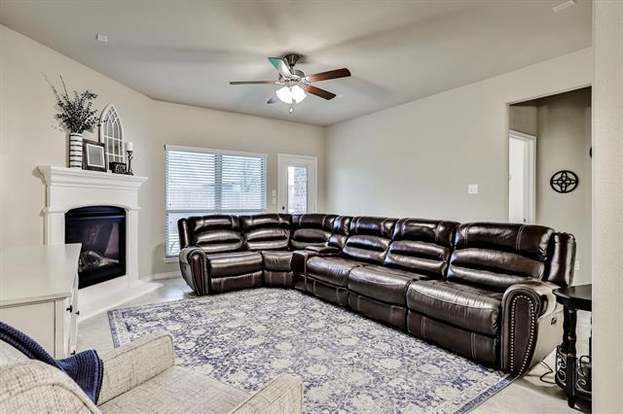 Building Photo - 10129 Leander Pl