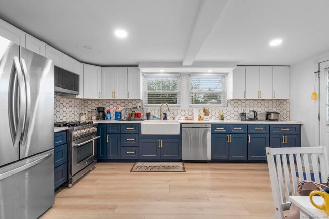 Building Photo - 10 Cold Spring St