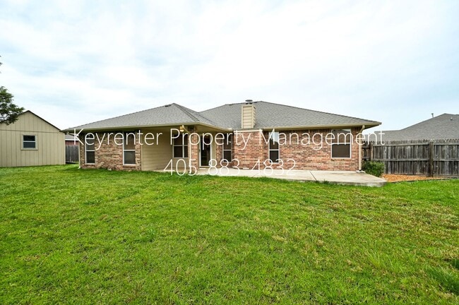 Building Photo - Amazing 4BD/3BTH home with a 3 car garage in the exclusive Cedar Pointe Gated Community!