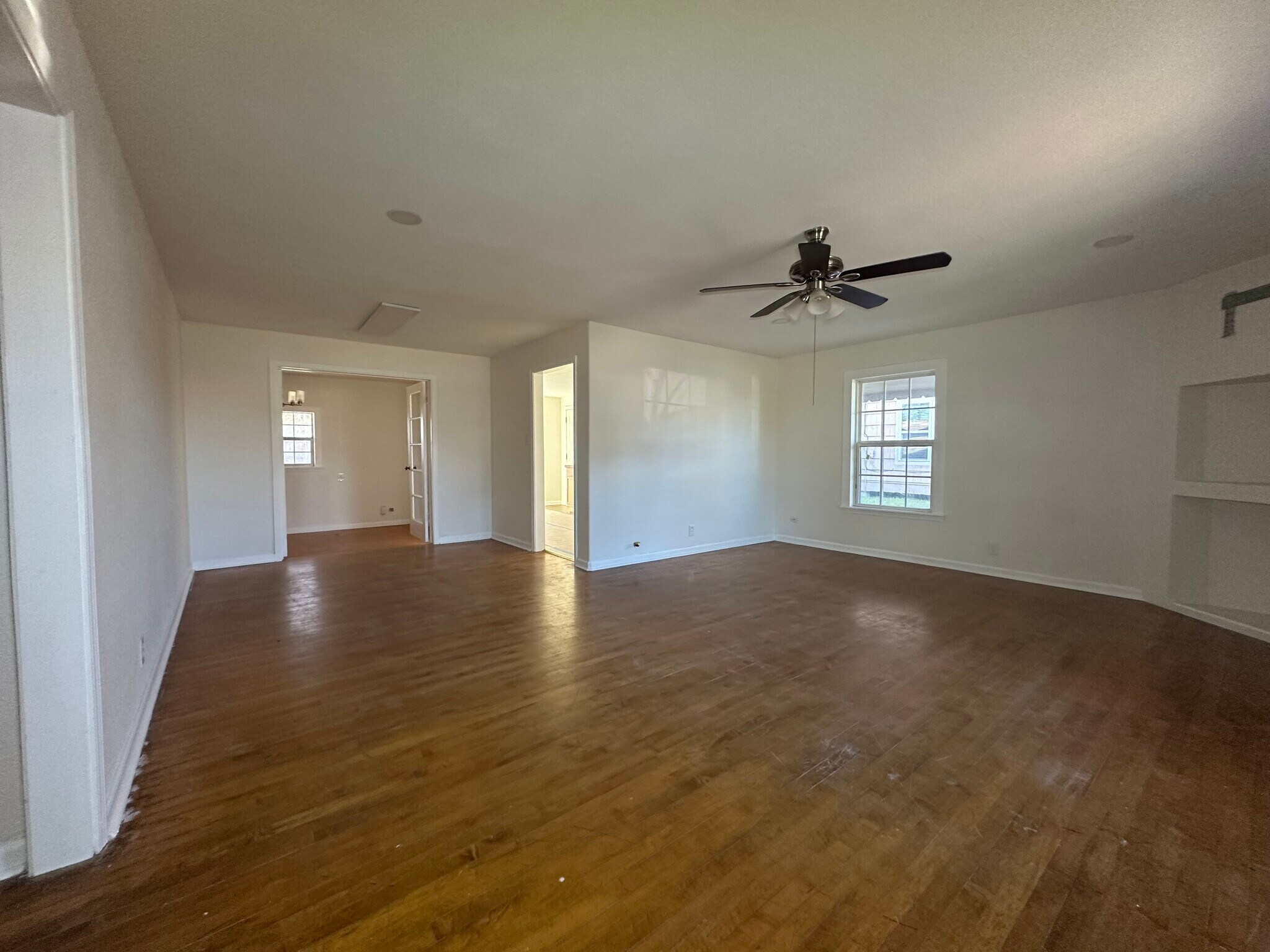 Building Photo - 1709 Navidad St