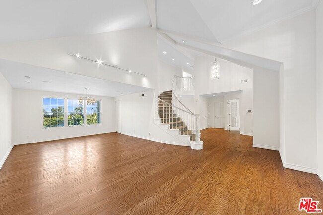 Building Photo - 5958 Busch Dr