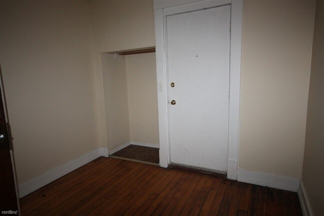 Building Photo - 5 br, 2 bath House - 615 Village St
