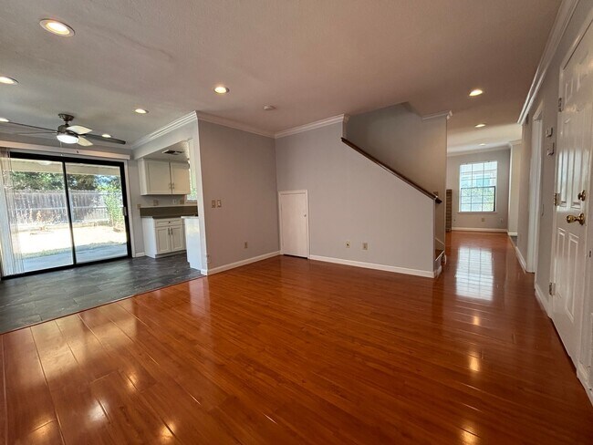 Building Photo - 8837 La Margarita Way