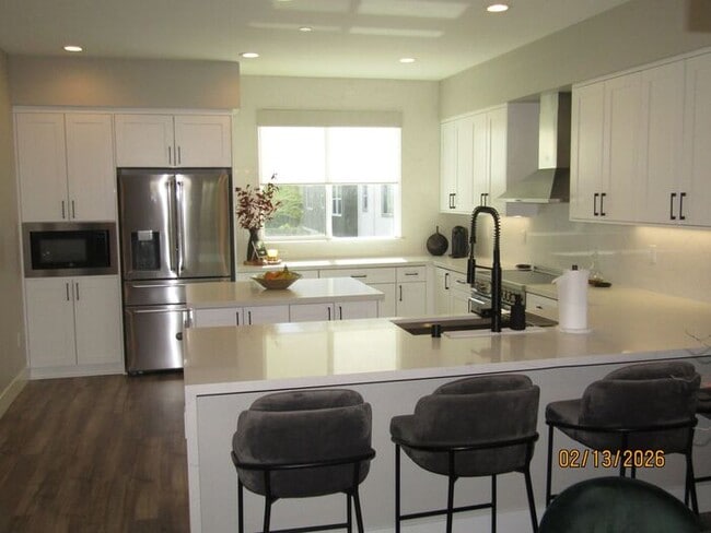 Building Photo - Luxury Living in Fountaingrove Wine Country/ Excellent location with rare views/ Fully upgraded i...