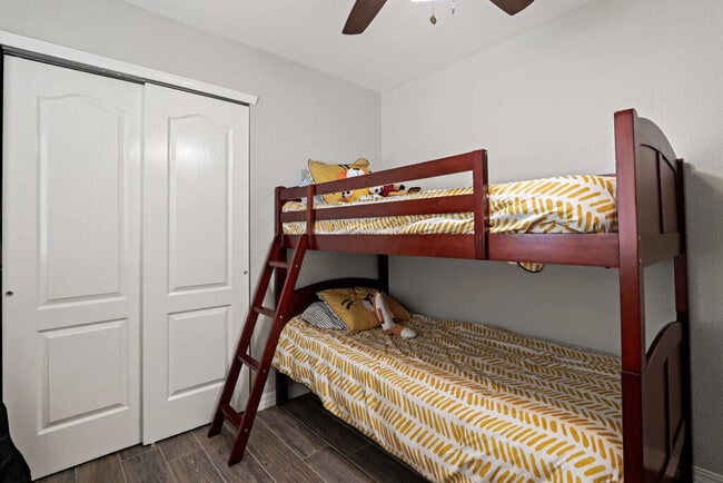 Building Photo - 2037 Shreya St