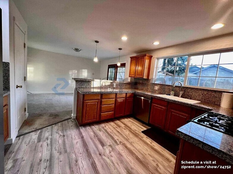 Building Photo - 16719 NE 20th St