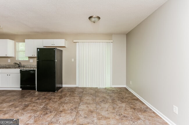 Building Photo - 7220 Woodcreek Way