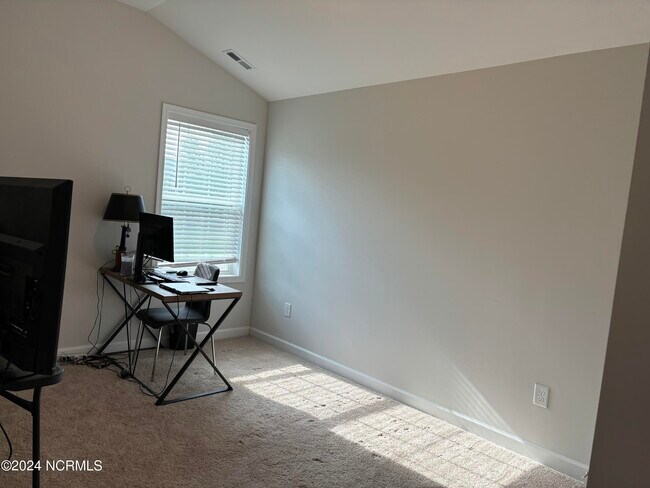 Building Photo - 1375 Whitney Dr