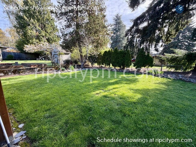 Building Photo - 11430 SW 121st Ave