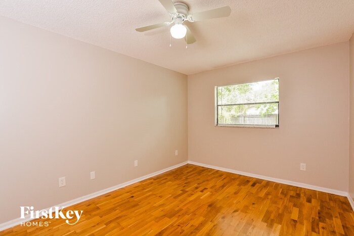 Building Photo - 111 Slade Dr