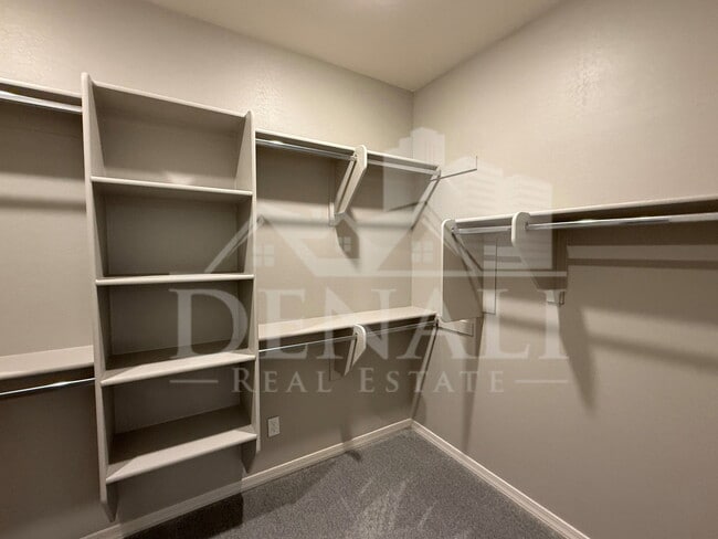Building Photo - 15068 W Pierce St