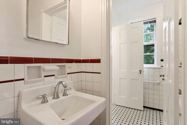Building Photo - 3273 Worthington St NW