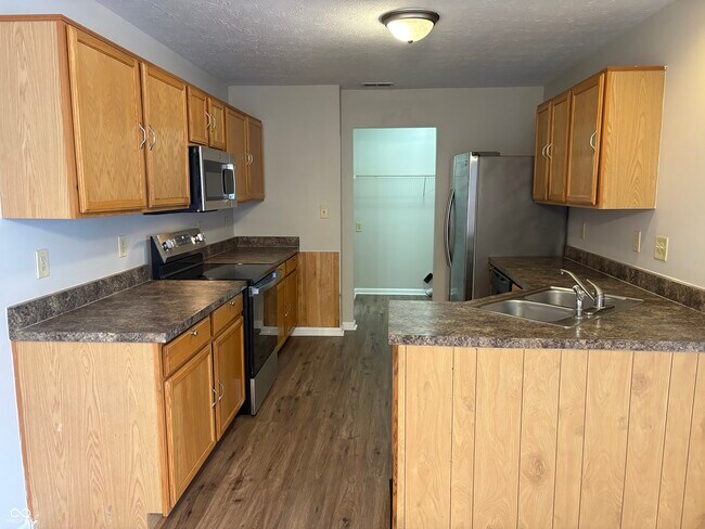 Building Photo - 6682 Dunsdin Dr