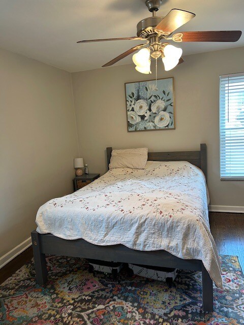 Building Photo - 6213 Nagel Ave