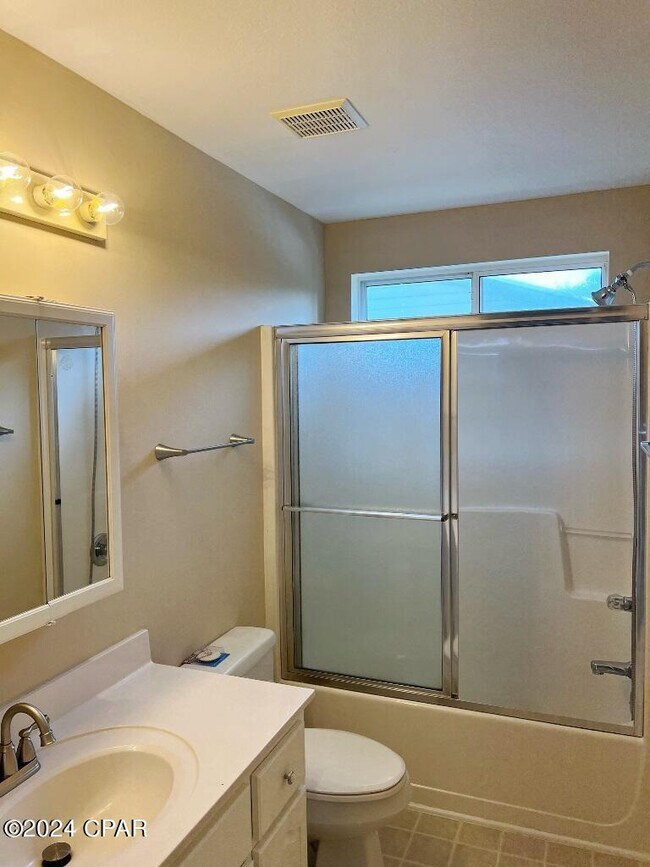 Building Photo - 1553 Mulberry Ave