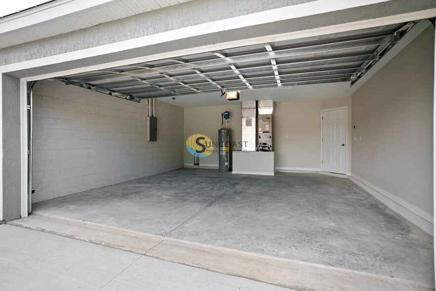 Building Photo - 16210 SW 21st Ct