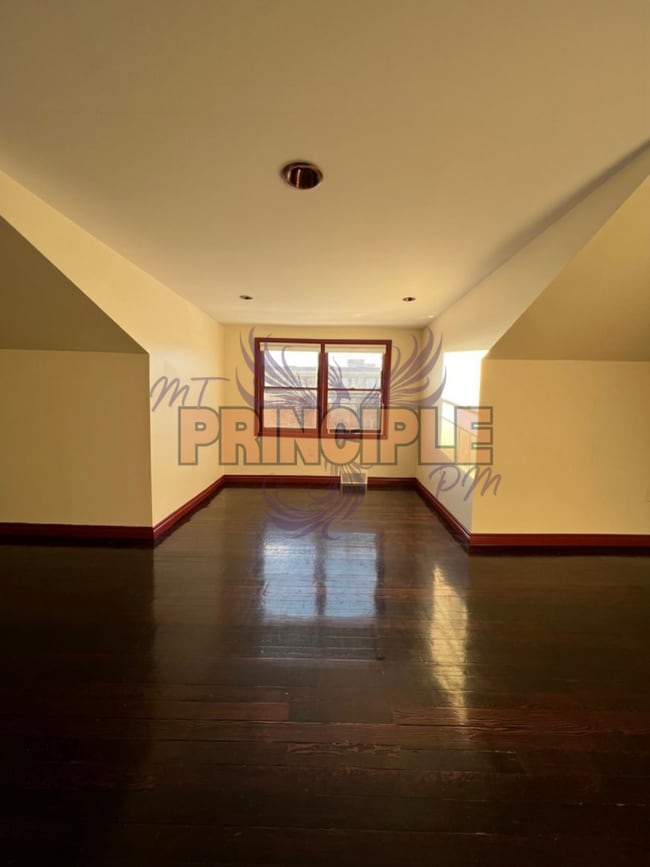 Building Photo - 403-405 1/2 W Granite