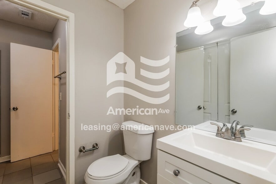 Building Photo - 1443 Cherrie Ave