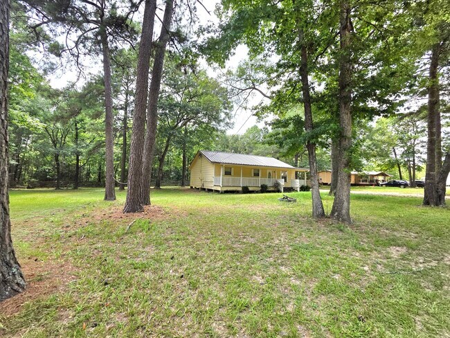 Building Photo - 12105 Old County Rd