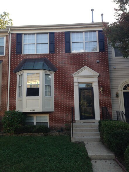 Primary Photo - 47633 Comer Sq