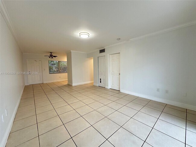 Building Photo - 2536 Van Buren St