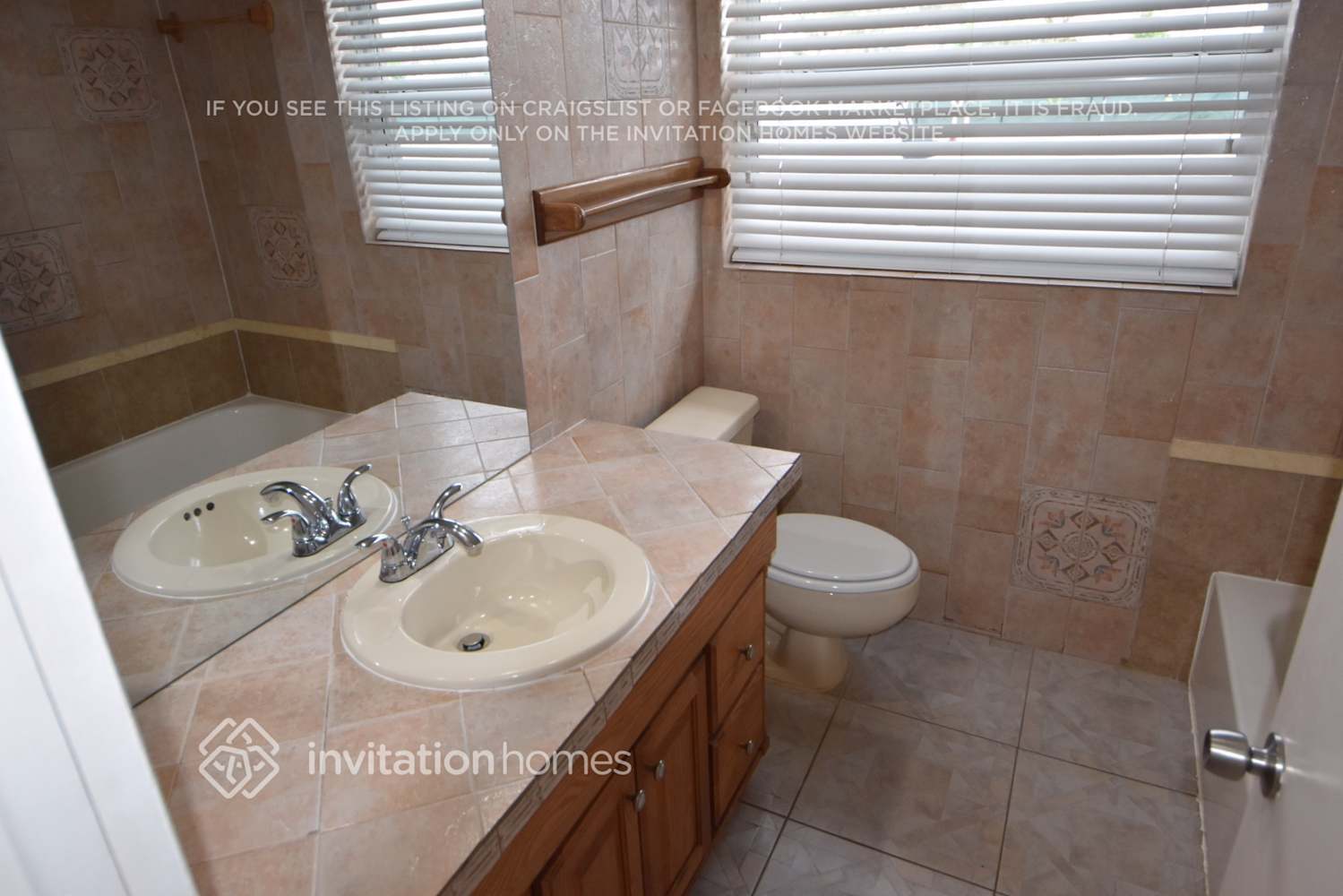 Building Photo - 250 SW 12th Ave