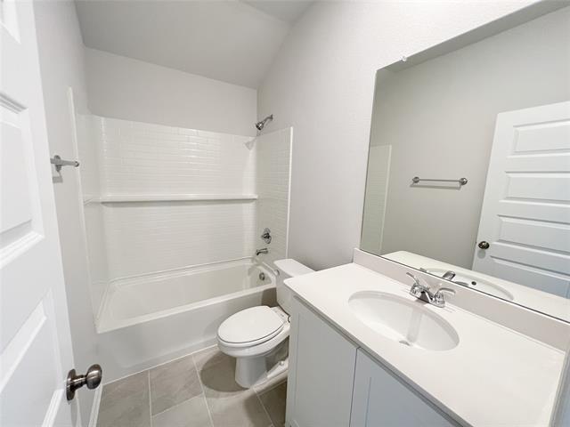 Building Photo - 1817 St James Pl Ln