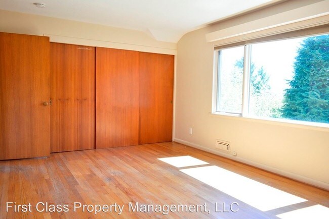 Building Photo - 3 br, 2 bath House - 2730 NW Calumet Terrace