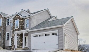 Building Photo - 33 Wisteria Ln