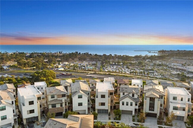 Building Photo - 26304 Paseo Horizonte