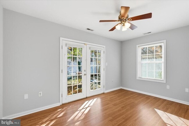 Building Photo - 403 S Veitch St